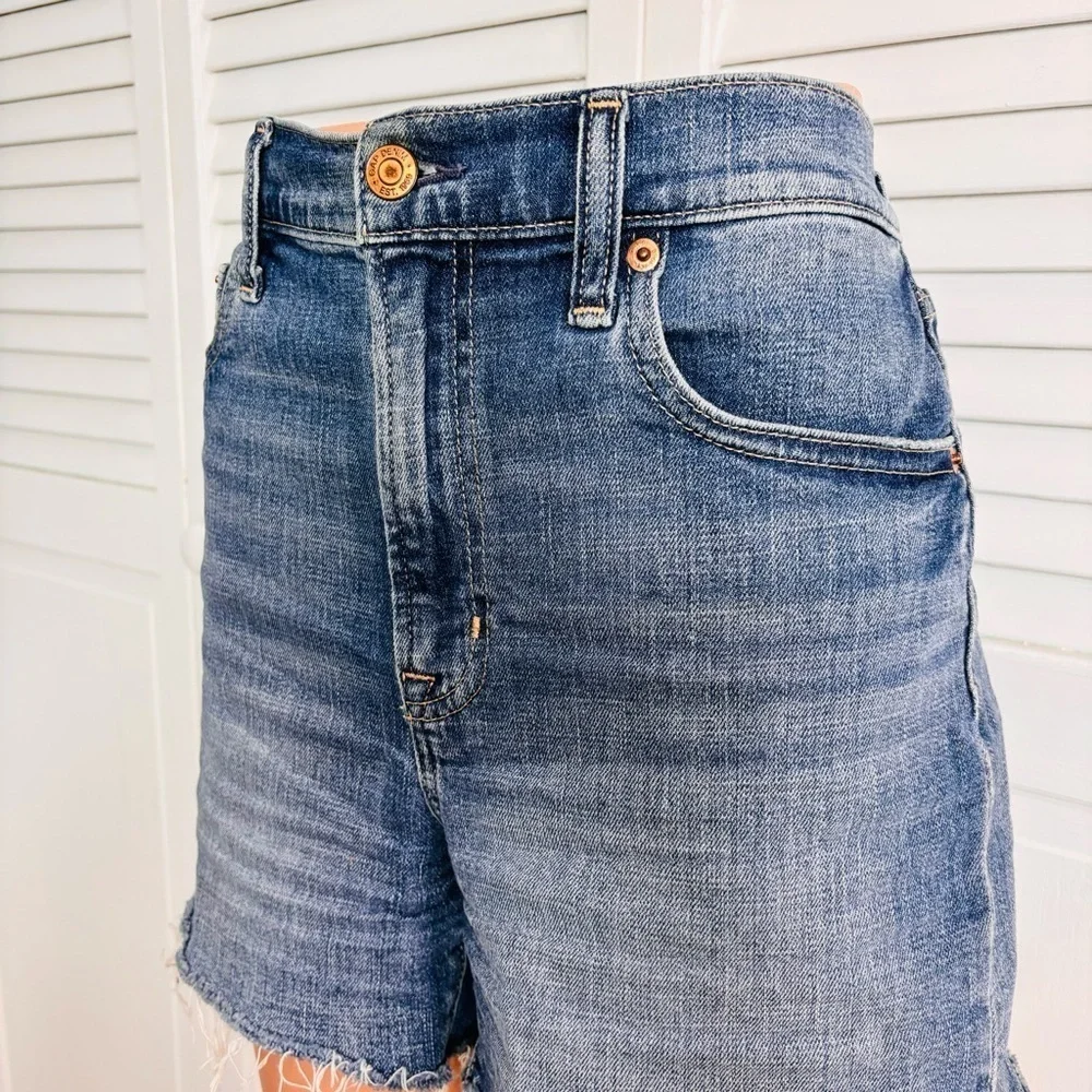 GAP High Rise Shorts Size 29